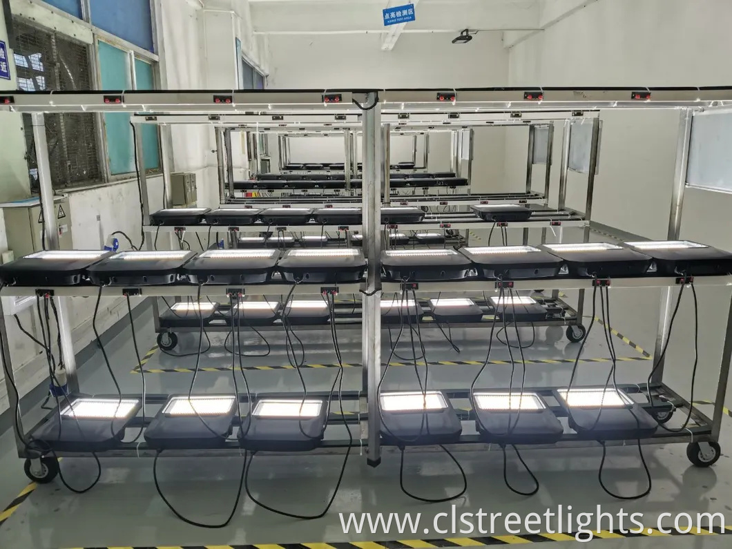 Factory Price 100W 150W 200W 300W 400W Sport Filed Outdoor Stadium Garden Landscape Tennis Court Yard IP66 Waterproof Dustproof Roadway Square LED Flood Light